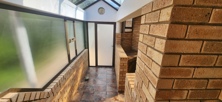 5 Bedroom Property for Sale in Dana Bay Western Cape